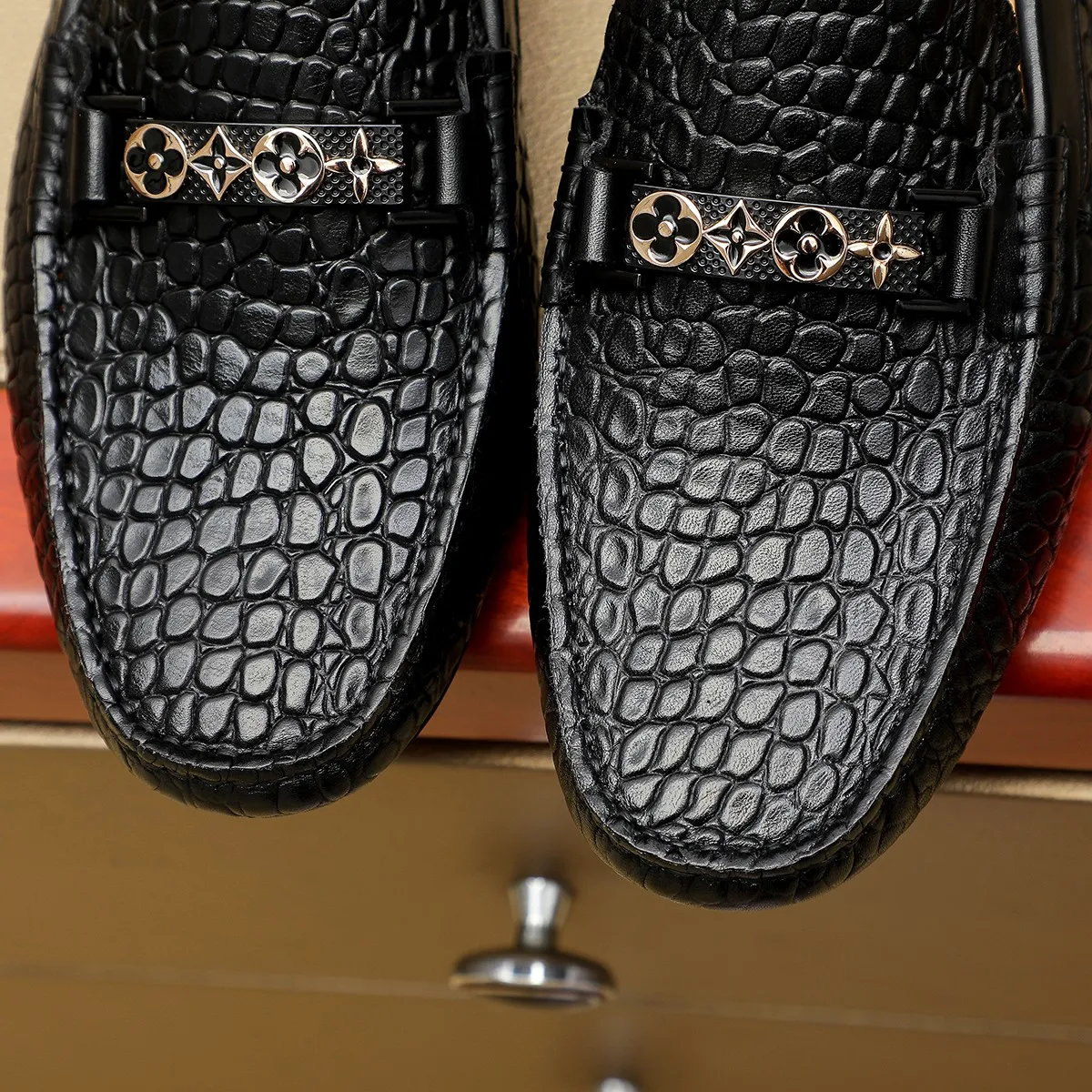 Men's shoes 💰360 💰 LV Louis Vuitton's top-quality Peaches men's shoes 💯Original copy of the official website, the upper is made of imported official website 1:1 material ❌Italian 🇮🇹 cowhide surface, imported pigskin lining. It’s definitely not made with ordinary craftsmanship, it’s the model used by celebrities! The factory’s craftsmanship is designed to create the most perfect shoes for trendy men! Colors available! 38-44 yards